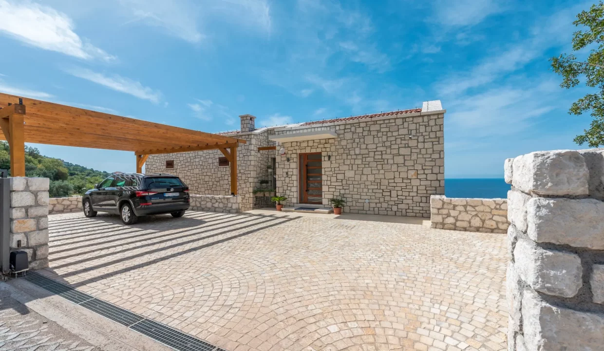 31-luxury-stone-villa-Drobni-Pijesak