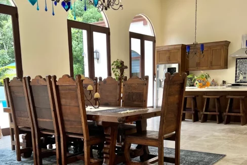 Los-Arboles-dining-room-1170x648