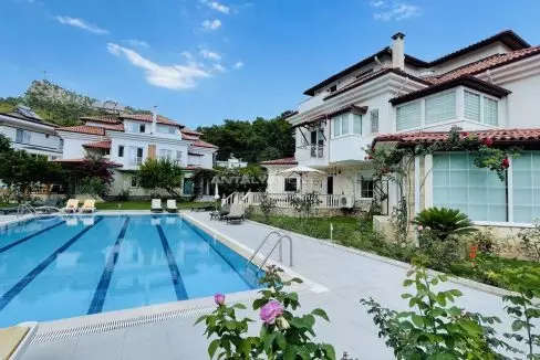 ayt-2236-fully-furnished-kemer-home-in-a-complex-close-to-the-beach-ah-11