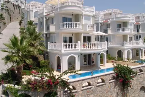 ayt-2250-alanyada-muhtesem-deniz-manzarali-satilik-villa-ah