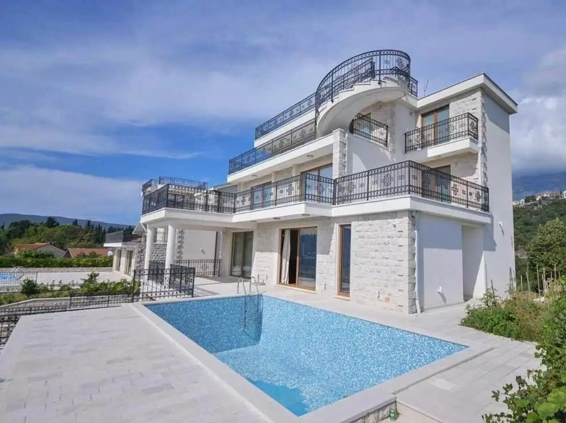 Spacios three-level villa with sea view, Savino, Herceg Novi