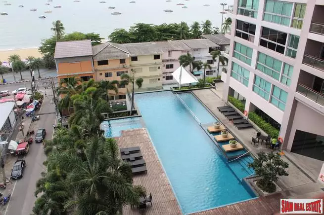 A Luxury 3 beds Condo For Sale Near Pattaya Beach