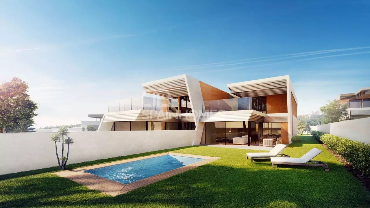 Avant Garde Design Townhouses with Private Complex Facilities in Mijas