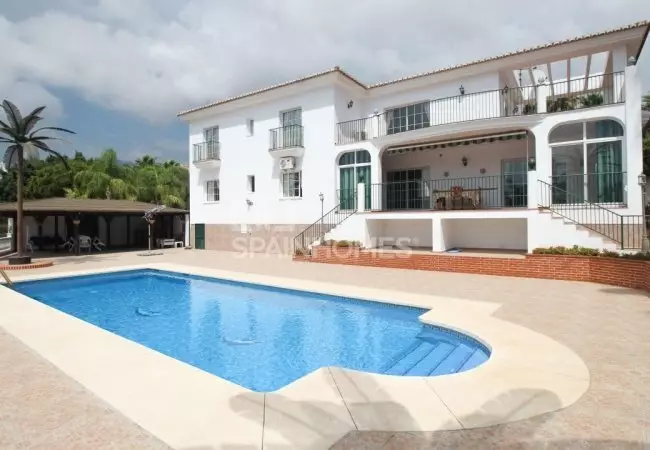 6 Bedrooms Unique House with Tennis Court in Benalmádena