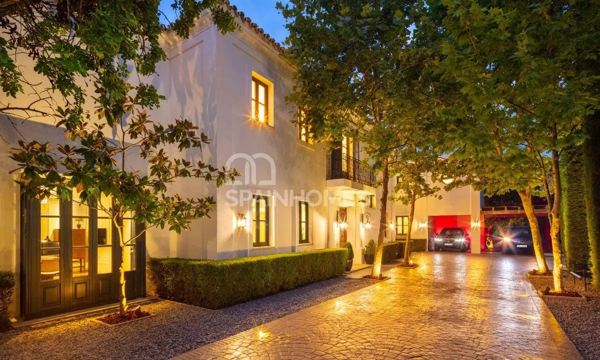 agp-0539-prestigious-villa-within-an-exclusive-community-in-marbella-sh-1