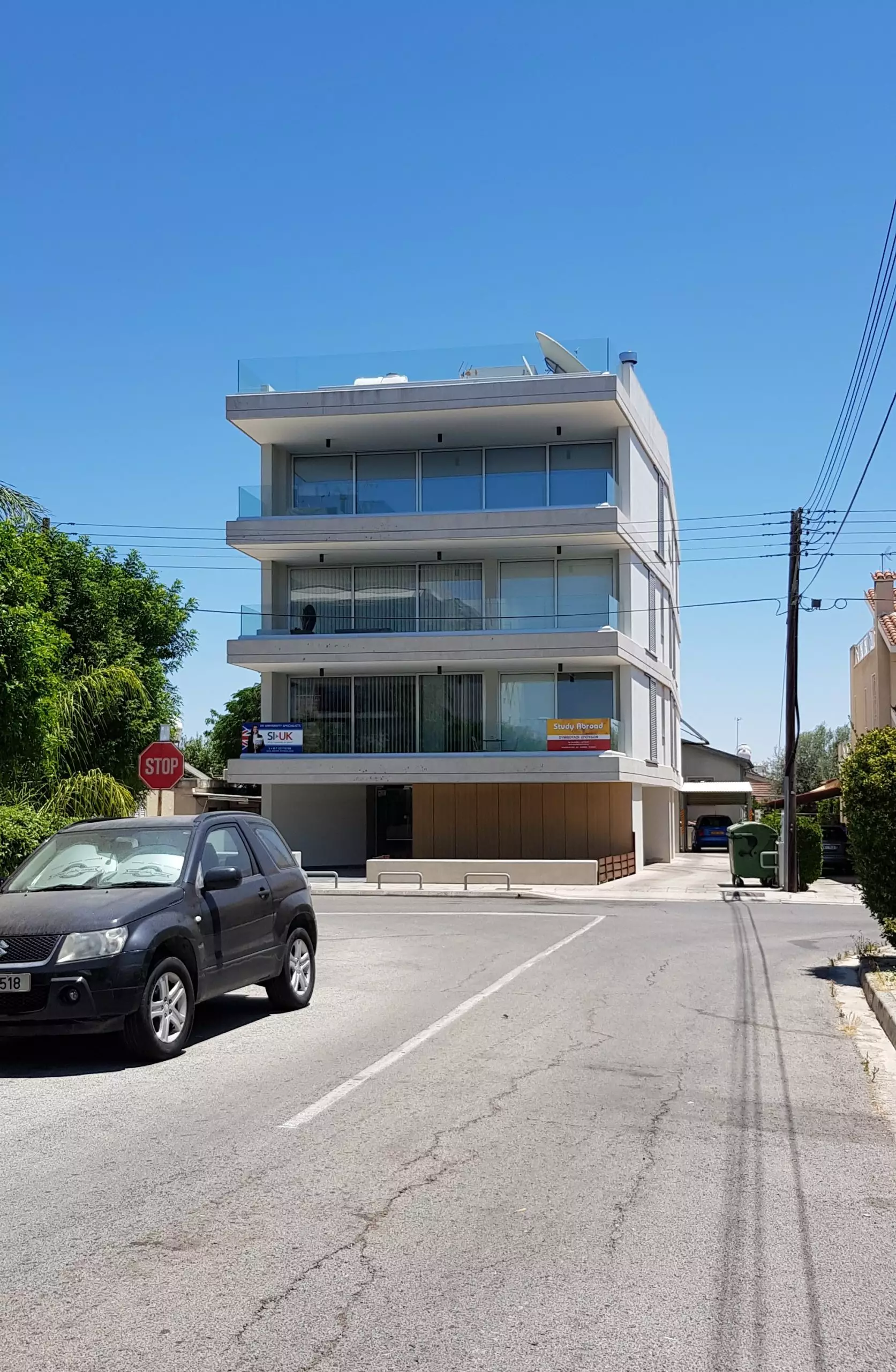 Building for sale in Cyprus + relocation cash for buyer