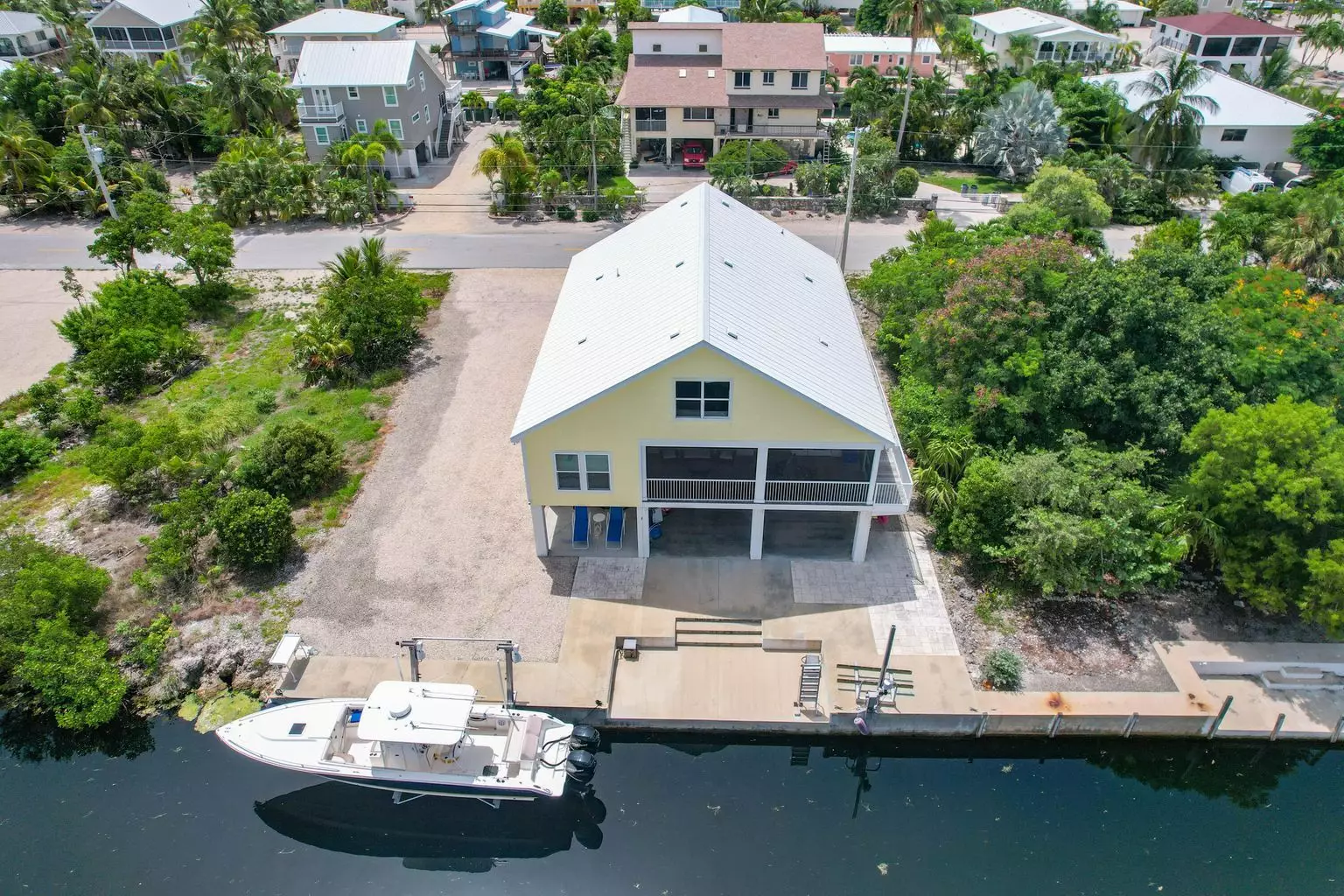 Waterfront House with 2 boats in the Florida Keys
