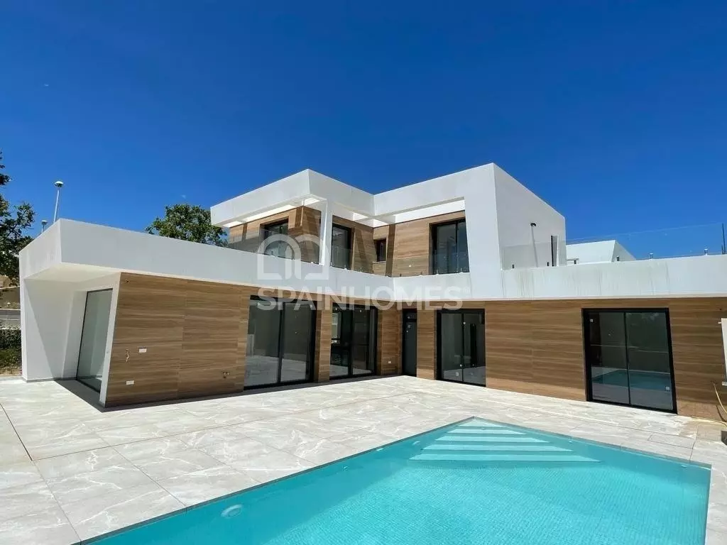 Luxury Villa with Spacious Design in Calpe Costa Blanca