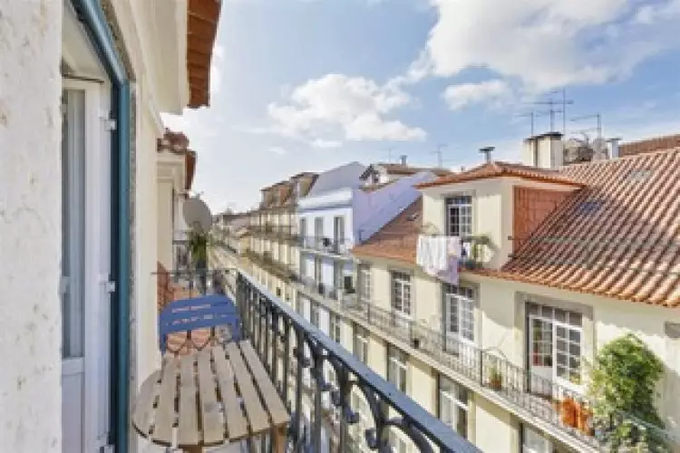 3 Bed Apartment for sale in Lisbon, Portugal