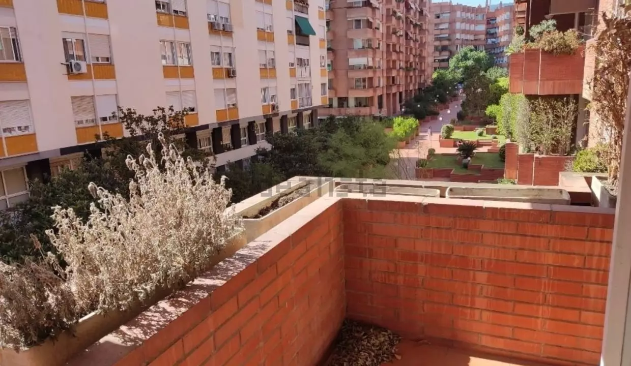Image Terrace of apartment in Paseo de Manuel_yythk