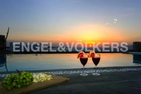 waterfront-villa-close-to-town (1)