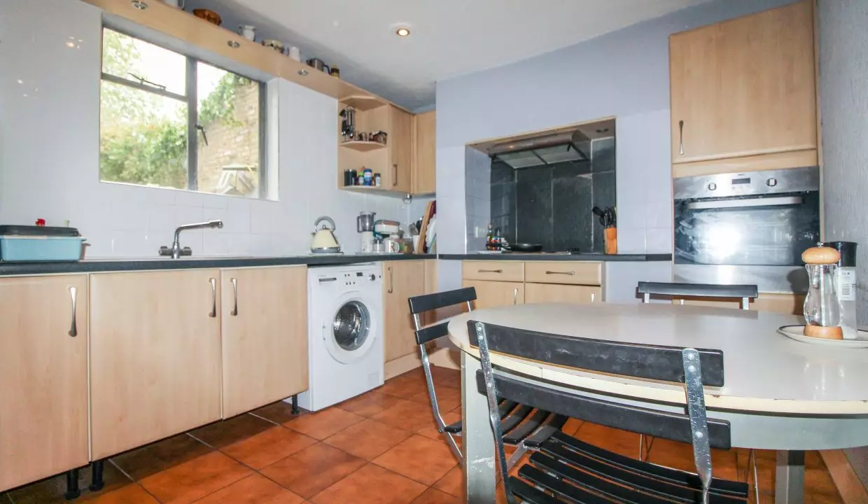 1932319__1621595586-15536-Kitchen
