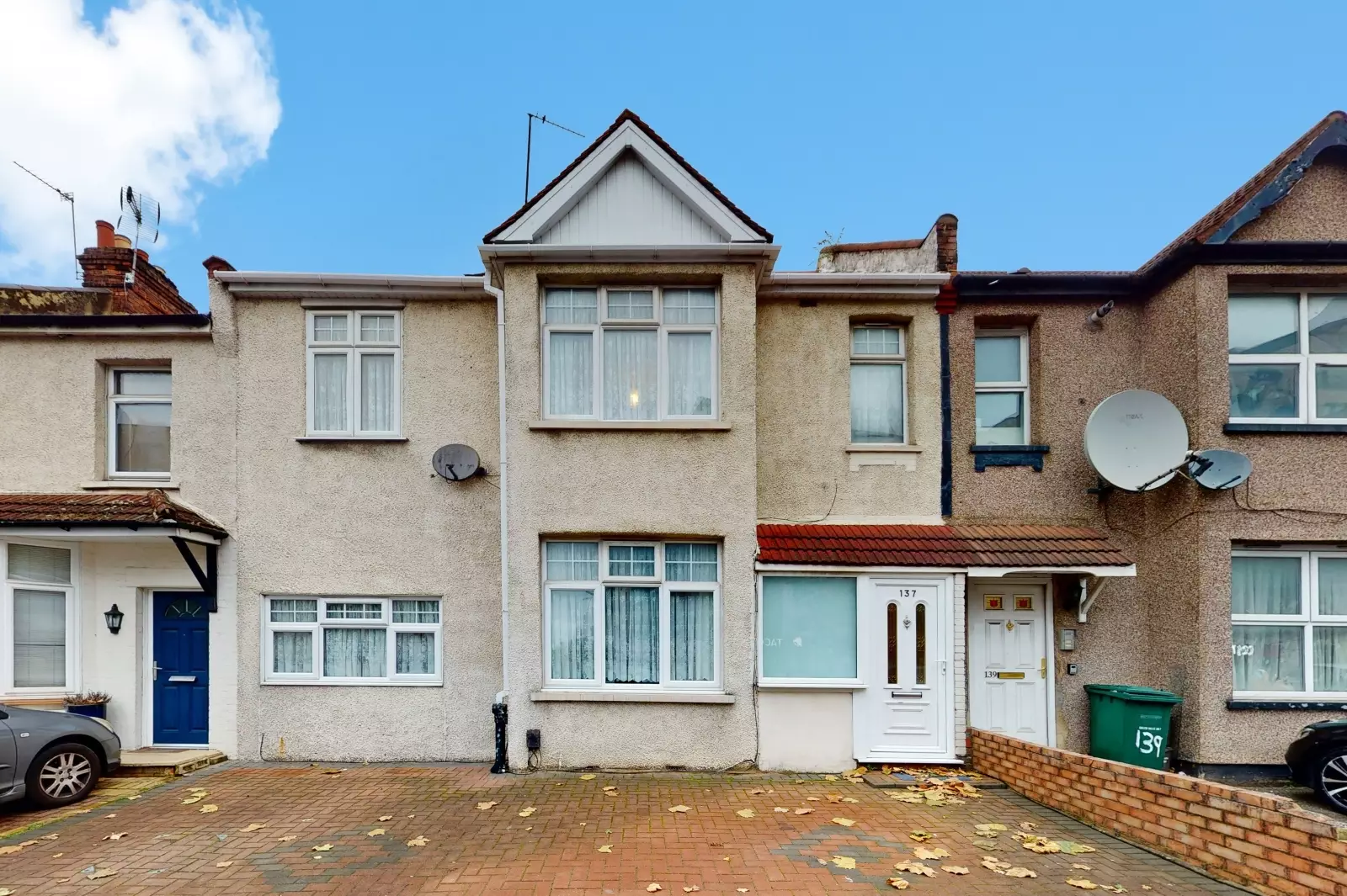 6 Bedroom Terraced House In Colindale Avenue, London