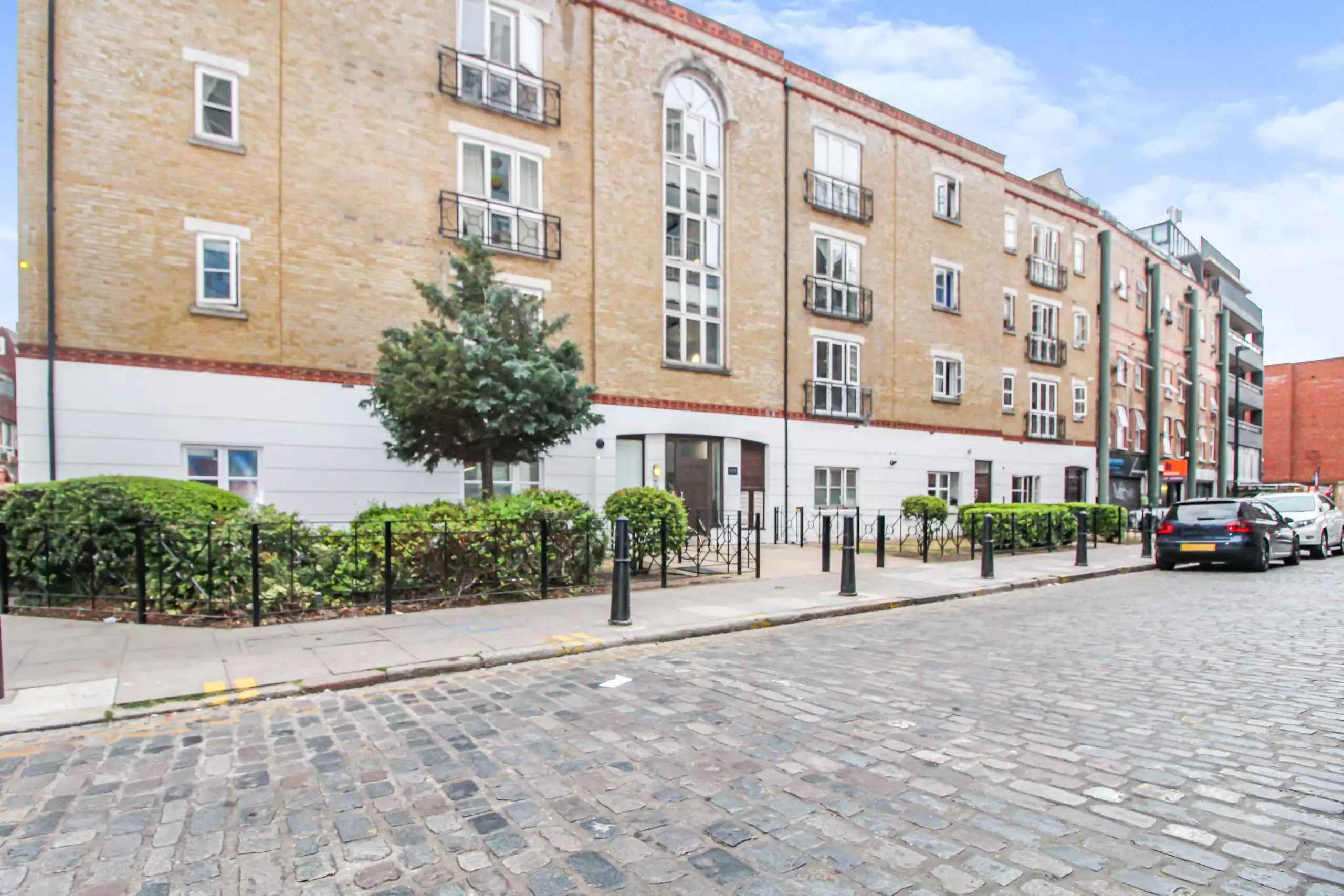 Two Bedroom Apartment In The Heart Of Whitechapel