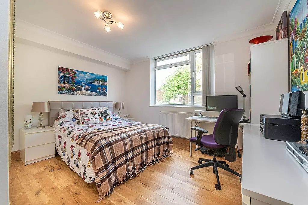 2252464__1663753592-6045-1024px.22049901653034932-27441-BEDROOM3