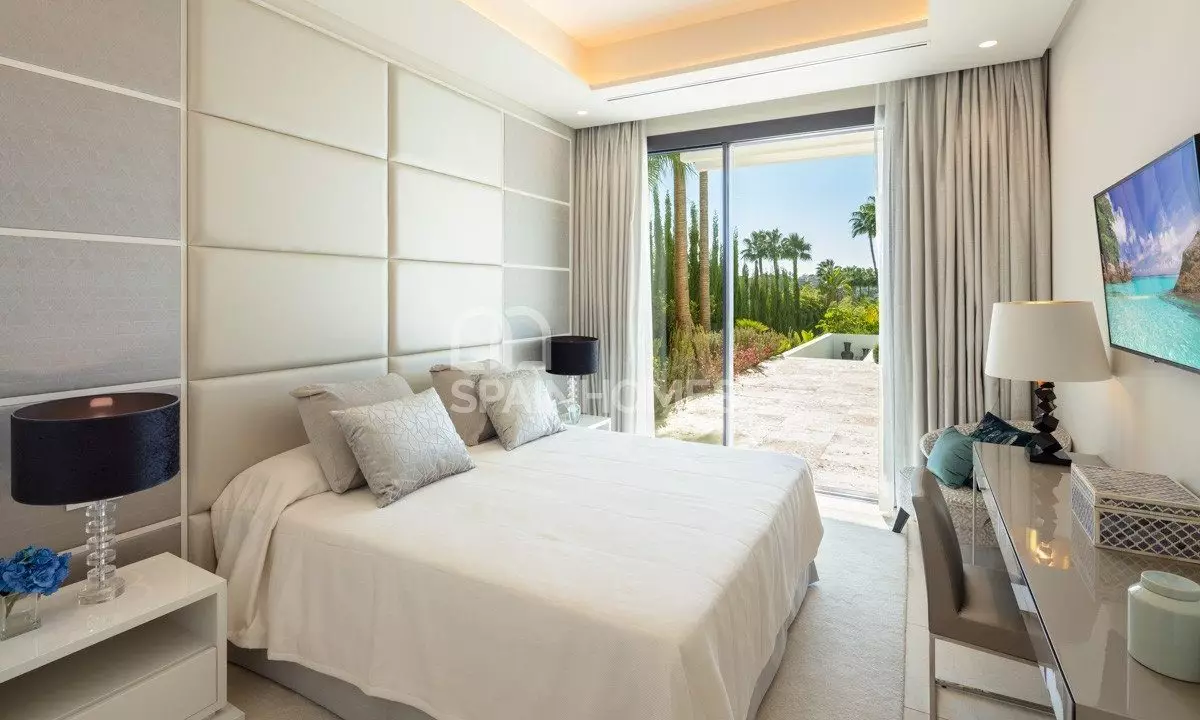 agp-0659-villa-with-beautiful-nature-and-golf-views-in-marbella-spain-sh-8 (1)