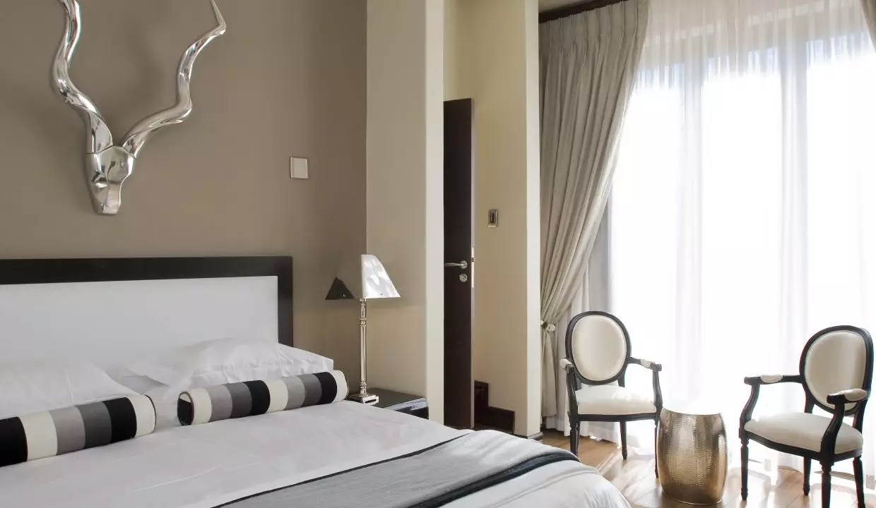 Resort Room King Bed (3,4,5 Bedroom Villa) (1)