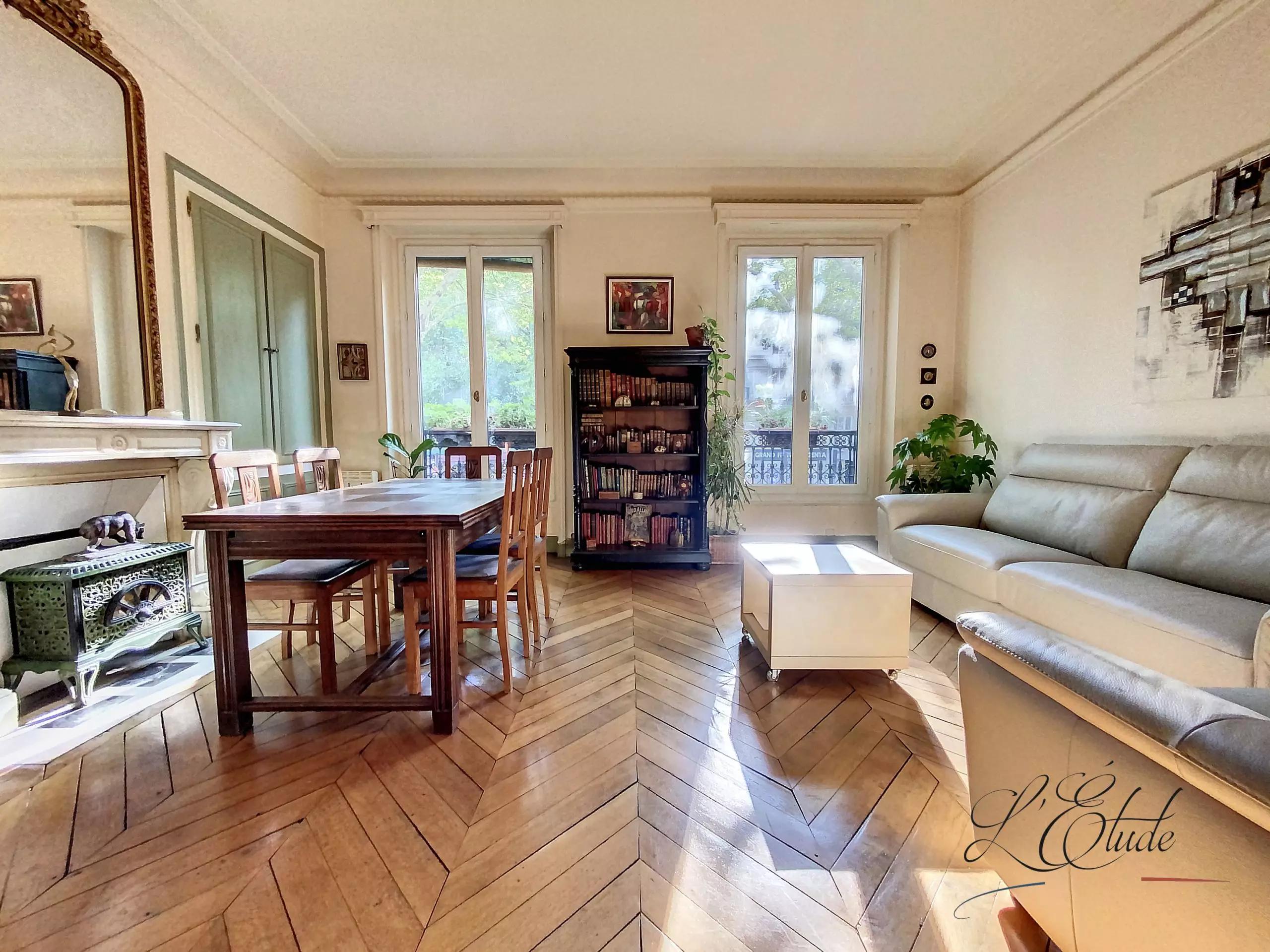 Paris center, 20 meters from Eurostar train station