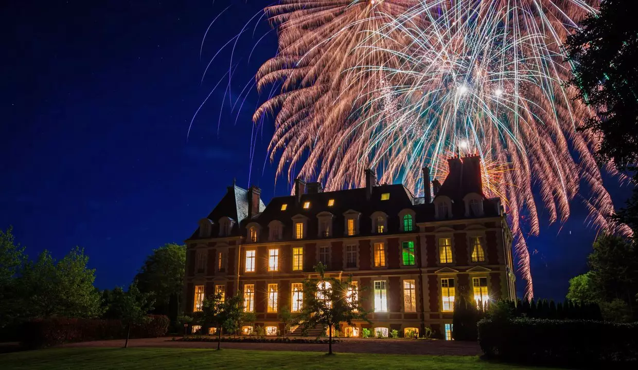 39 Grand chateau fireworks
