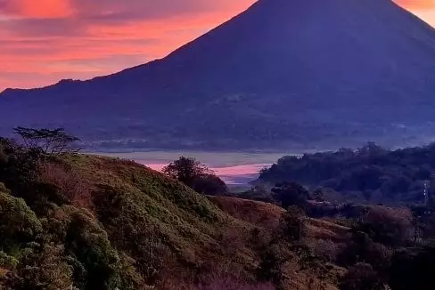 Blick auf den Vulkan Arenal am Abend 11