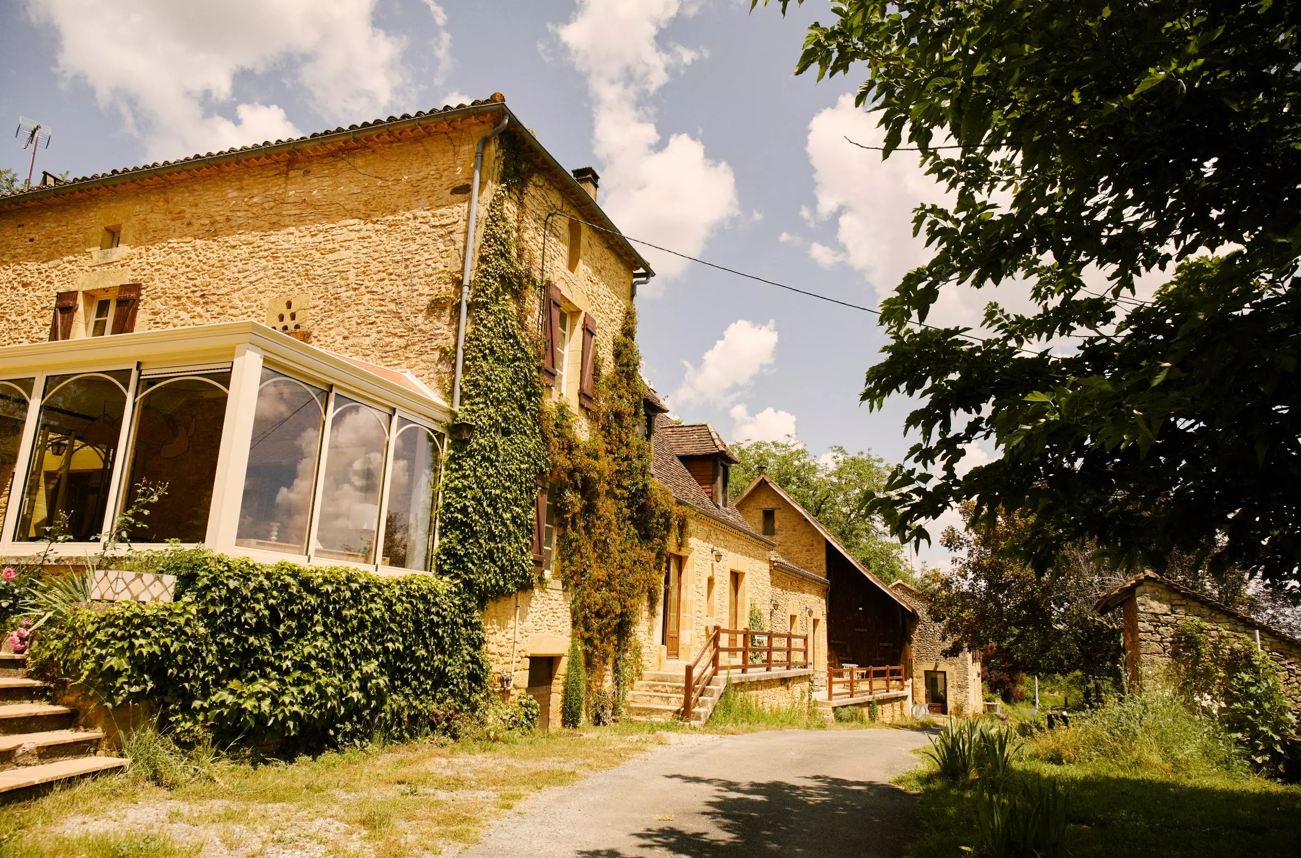 Luxury 9 Rooms, 7 Bathrooms House in Dordogne, France