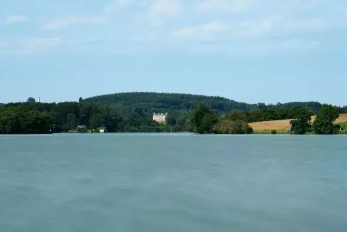 5. chateau fom lake view