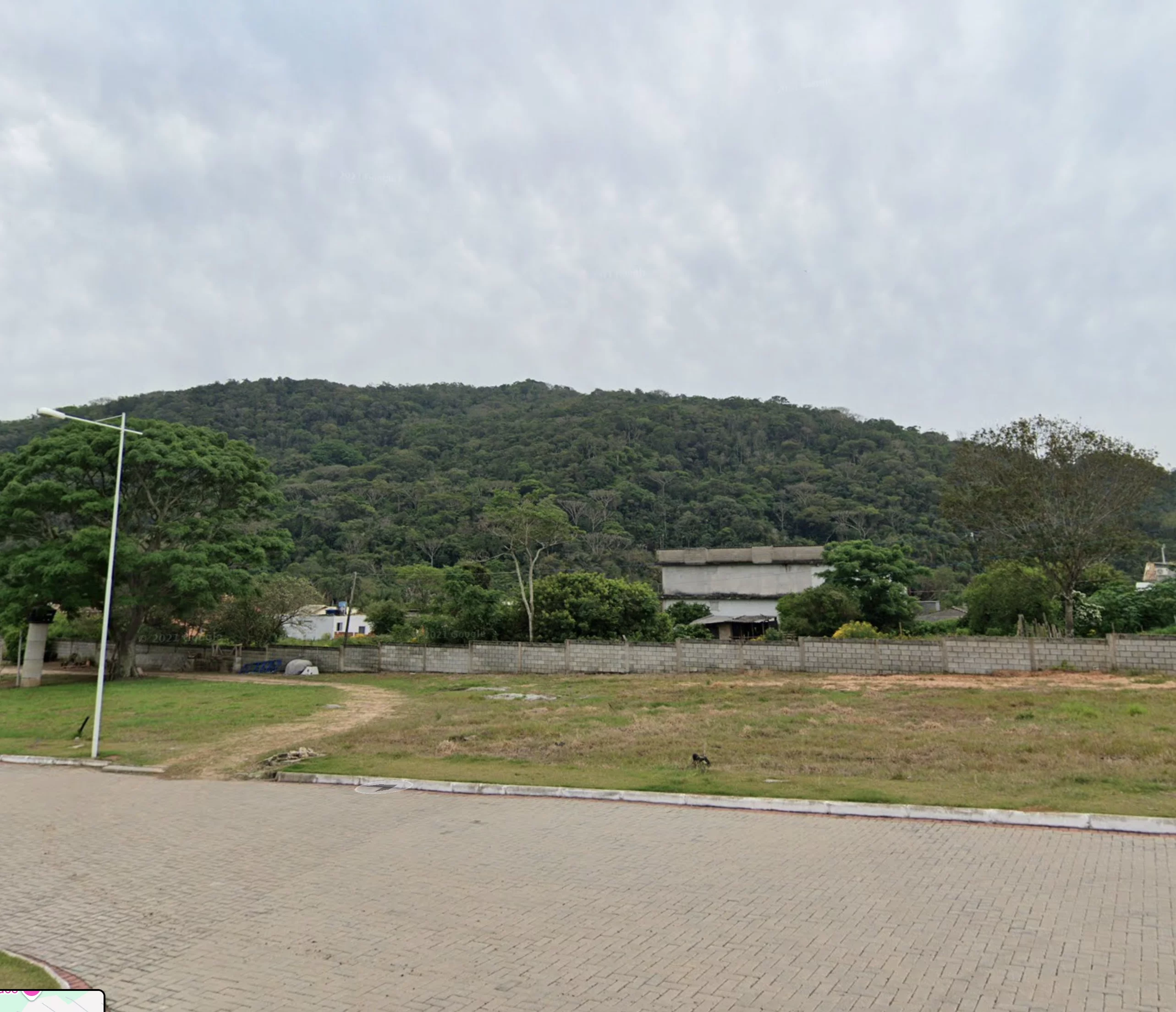 Florianopolis, Brazil. Land in prime location, 450m2 with license to build