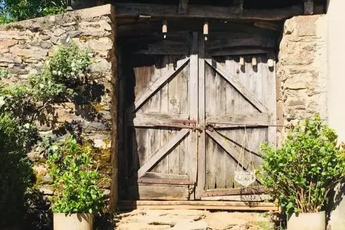 House Share - Wooden Doors