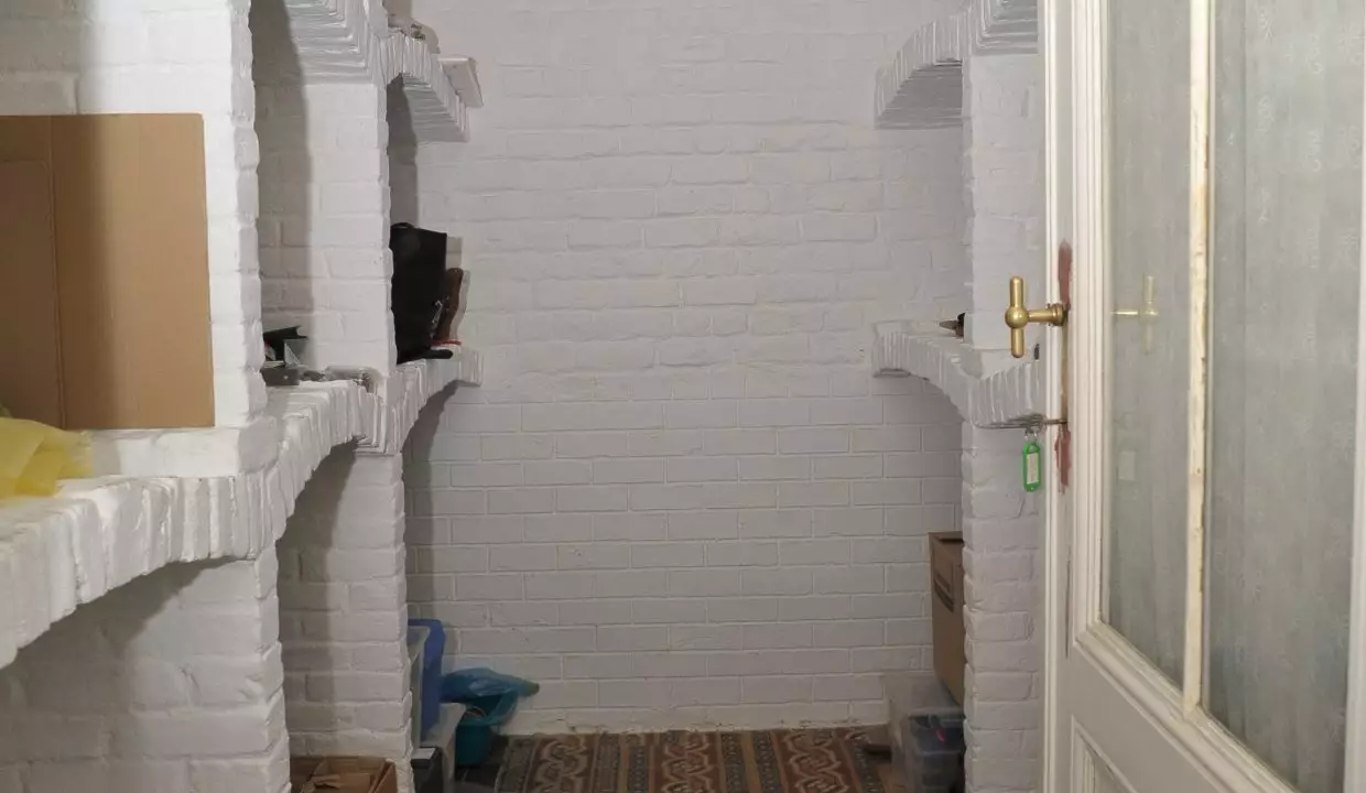 3 Wine cellar