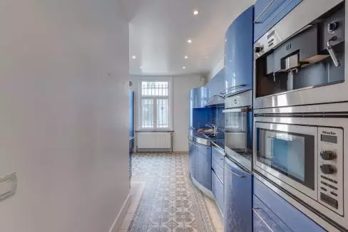 6 Kitchen (2)