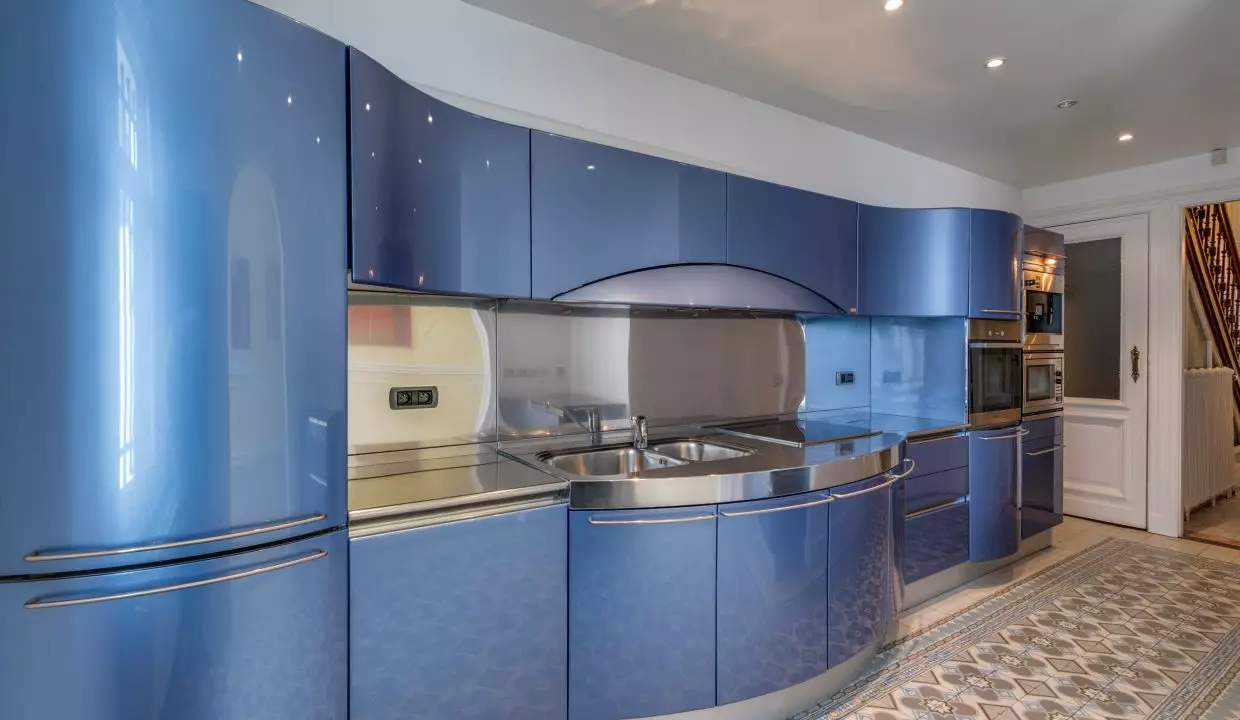 7 Kitchen (2)