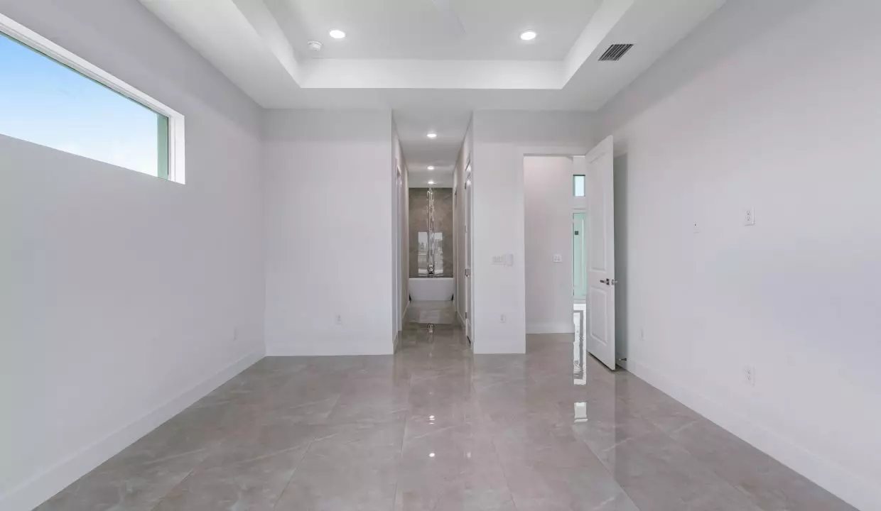 24_ 4013 nw 43rd ave-021