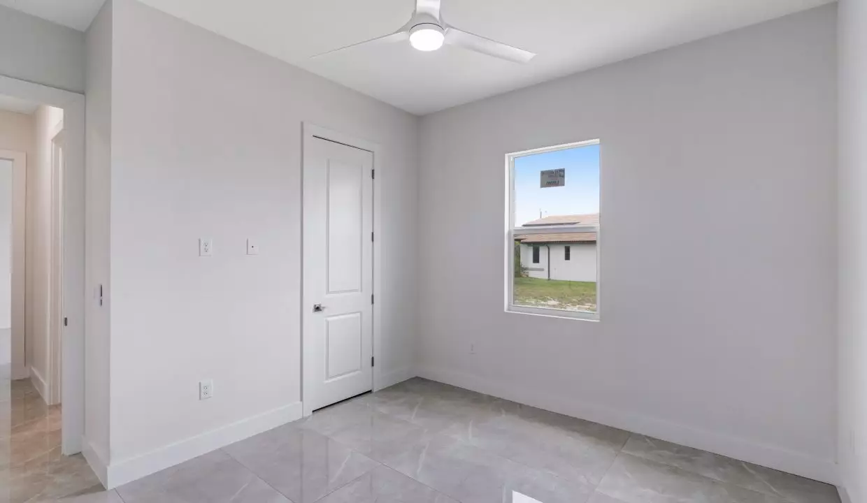 39_ 4013 nw 43rd ave-032