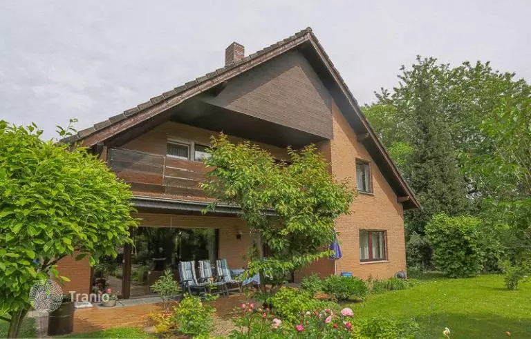 Spacious Cottage in Cologne Offering Live-Work Lifestyle Under One Roof