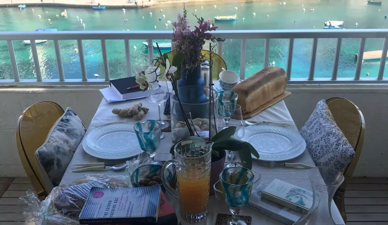 Malta-Seafront-SaintJulians-Seafront-Seaview-Apartment-2