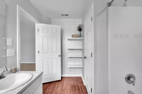 MSR_3854.jpg-vsuniqueid-68e621780669e